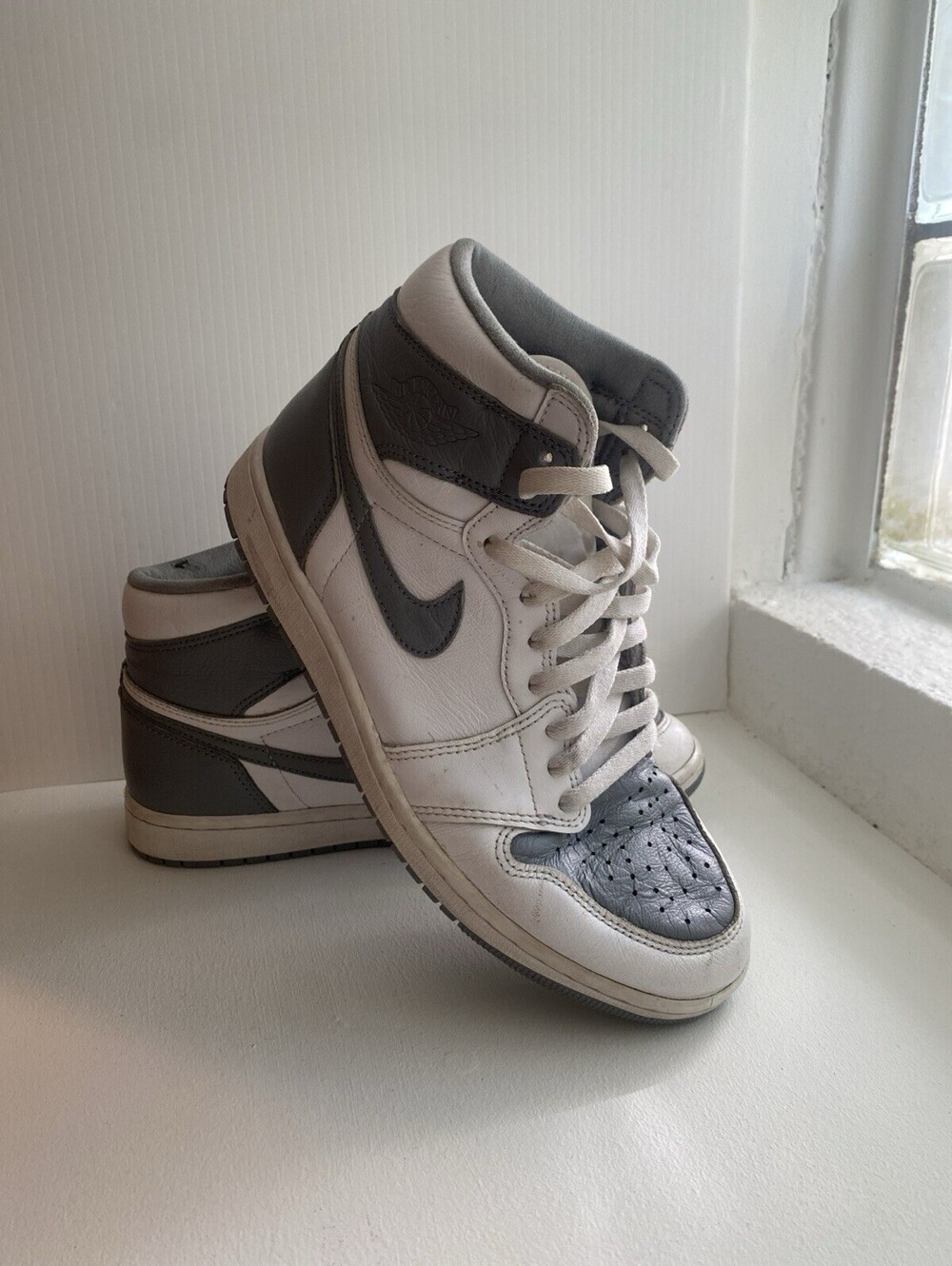 Nike Jordan 1 High Tops | Men’s Size‎ 6.5 | Gray & White